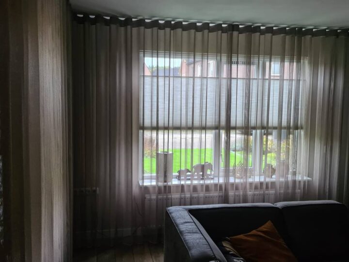 Raamdecoratie voor kunststof kozijnen zonder schade