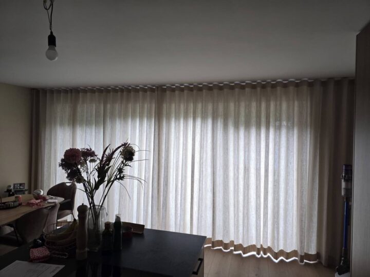 Raamdecoratie op maat voor meerdere woningen foto 2