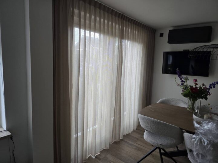 Raamdecoratie op maat voor meerdere woningen foto 6