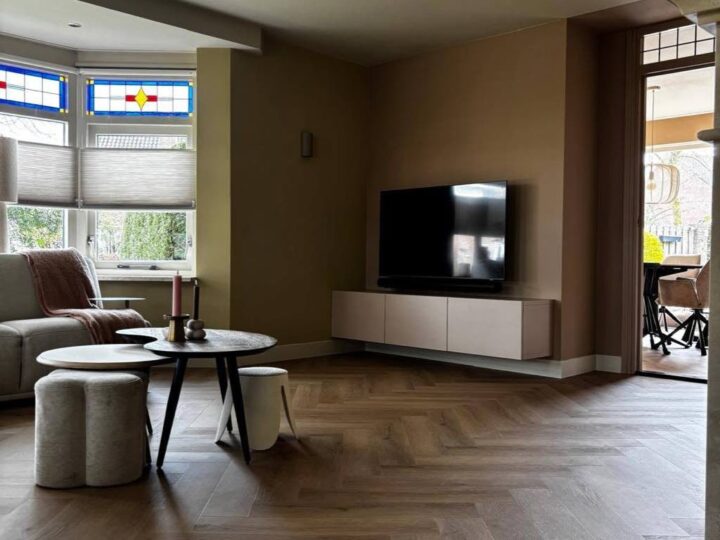 Complete metamorfose met PVC visgraat en plisses